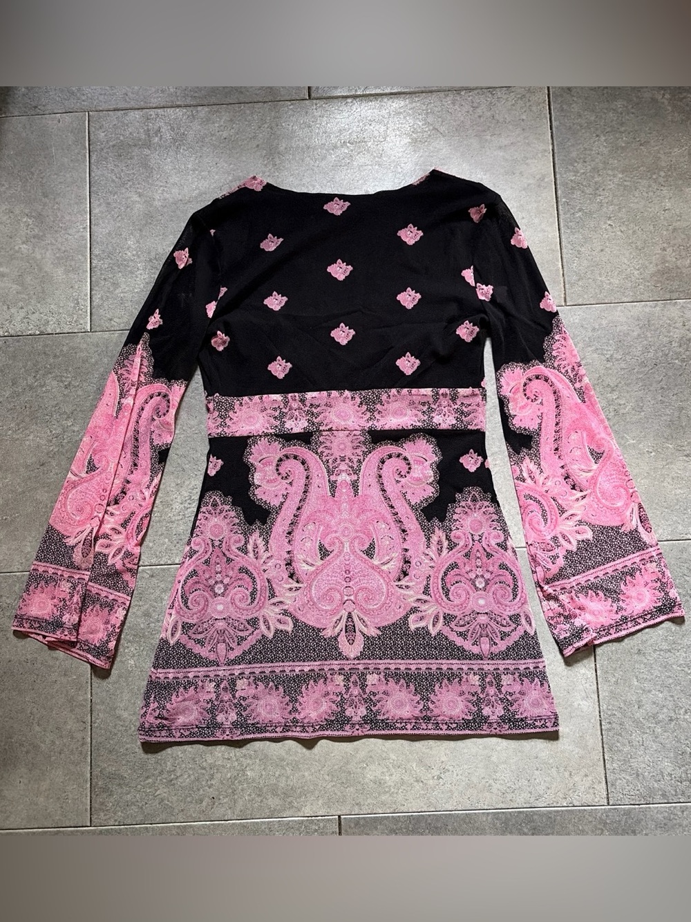 INC International Concepts Black and Pink Paisley V-Neck Long Sleeve Blouse - Picture 3 of 3